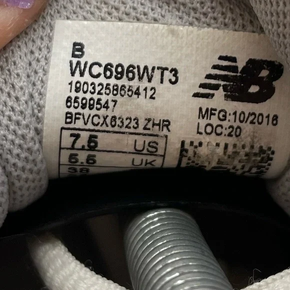 New Balance 696v3 women’s white tennis sneakers size 7.5 - Picture 8 of 10